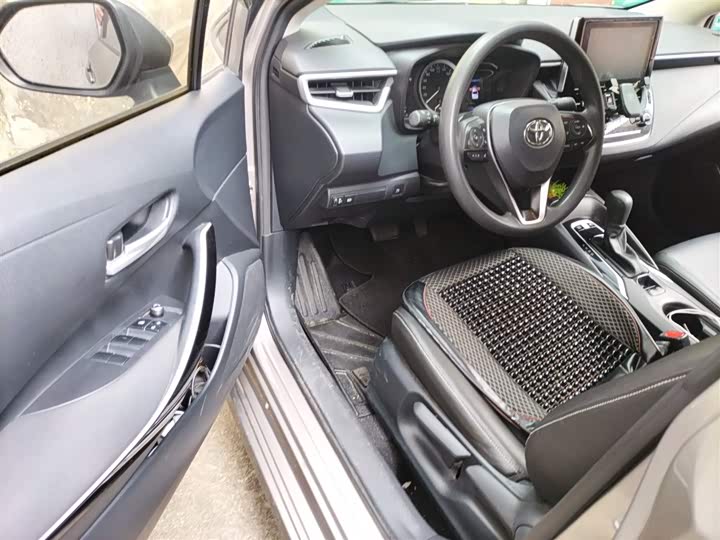 Фото 14 - Toyota Corolla