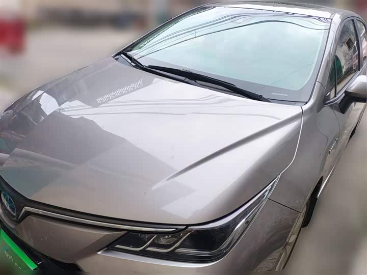 Фото 2 - Toyota Corolla