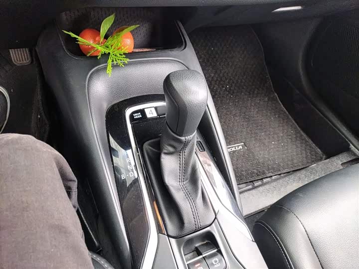 Фото 7 - Toyota Corolla