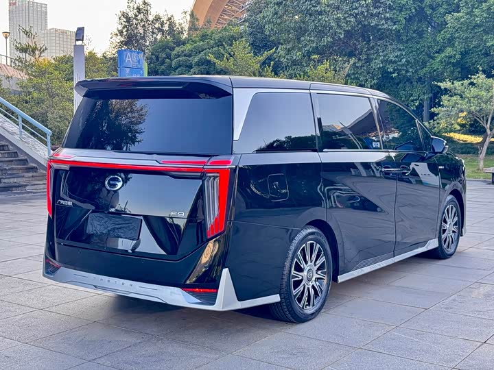 Фото 6 - GAC Trumpchi E9