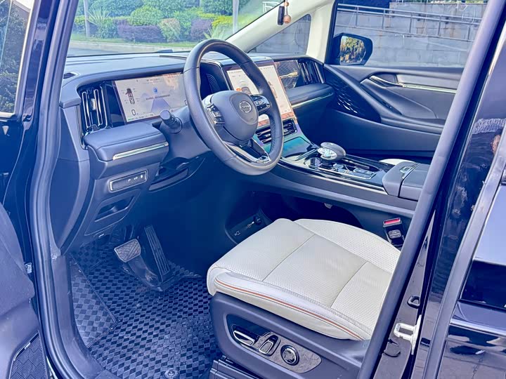 Фото 7 - GAC Trumpchi E9