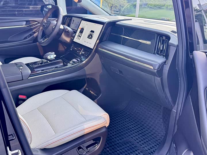 Фото 9 - GAC Trumpchi E9