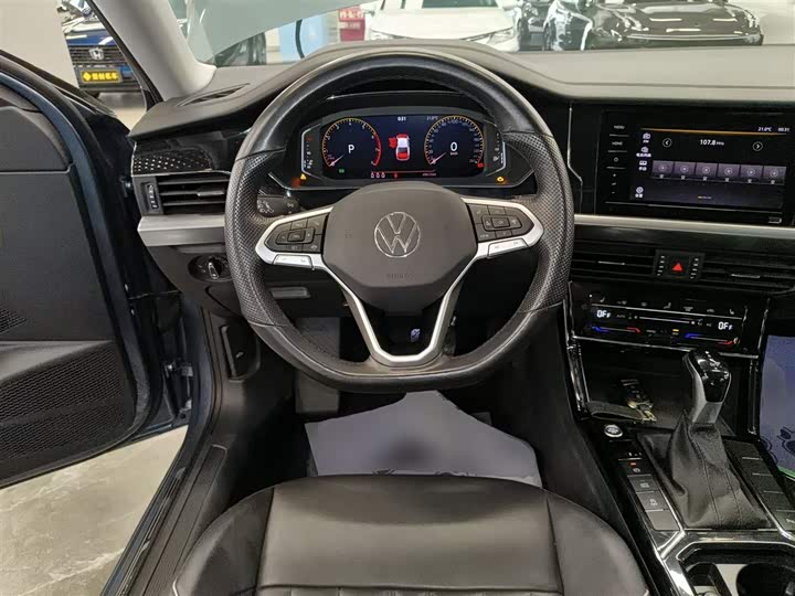 Фото 11 - Volkswagen Passat