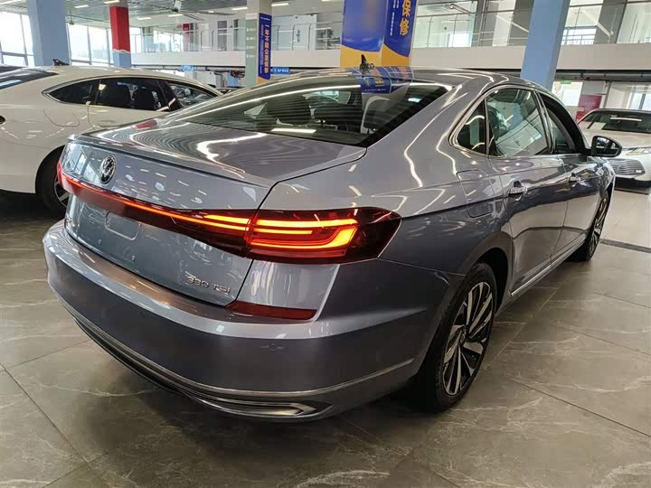 Фото 7 - Volkswagen Passat