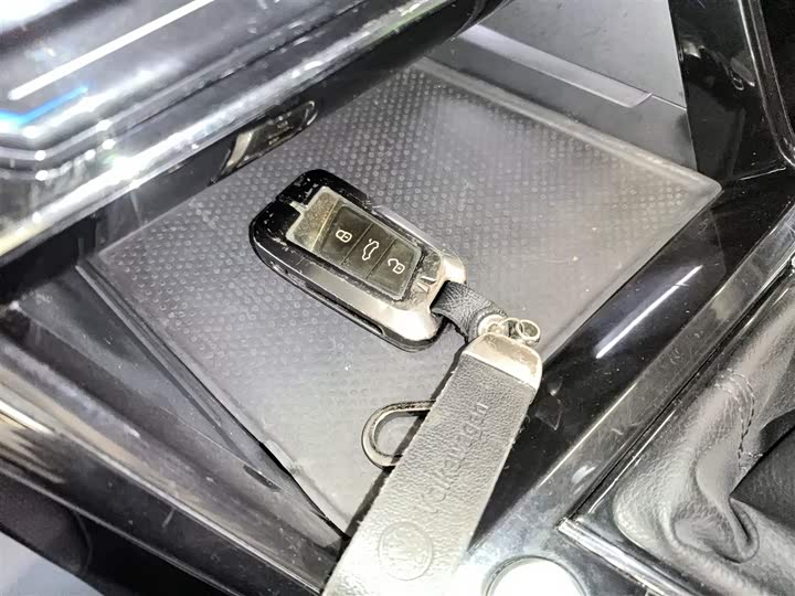 Фото 9 - Volkswagen Passat