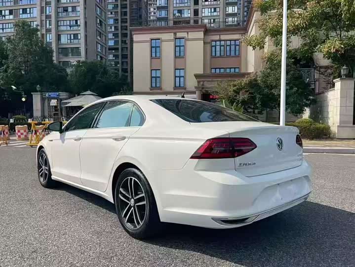 Фото 7 - Volkswagen Lamando L