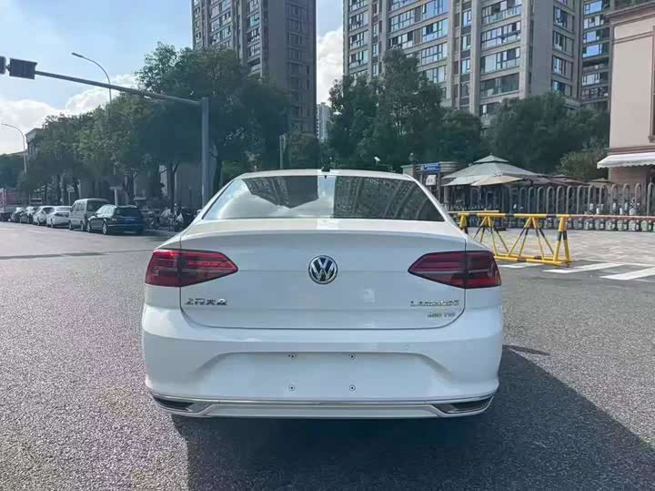 Фото 8 - Volkswagen Lamando L