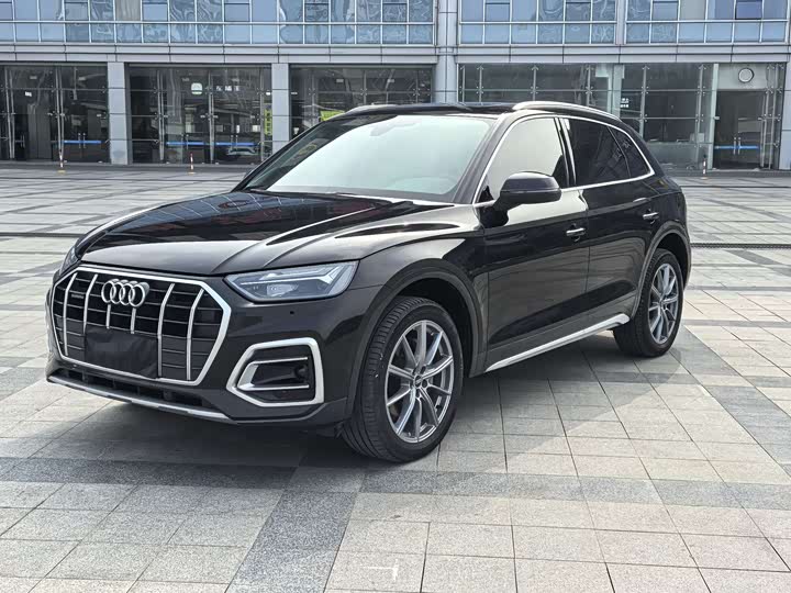 Фото 1 - Audi Q5L