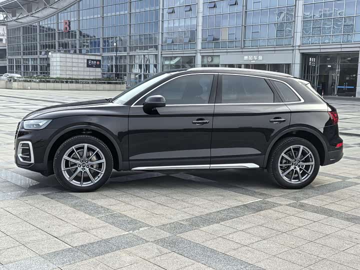 Фото 3 - Audi Q5L