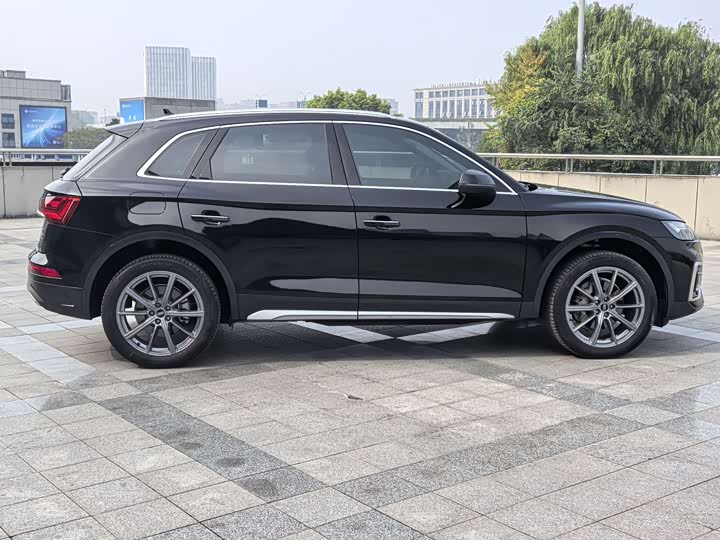 Фото 4 - Audi Q5L