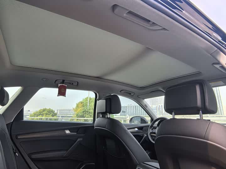 Фото 8 - Audi Q5L