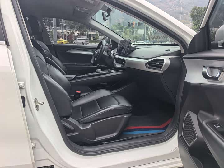 Фото 12 - Geely Geometry A