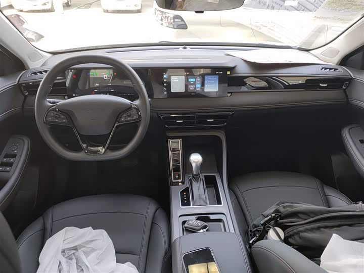 Фото 10 - Roewe i5