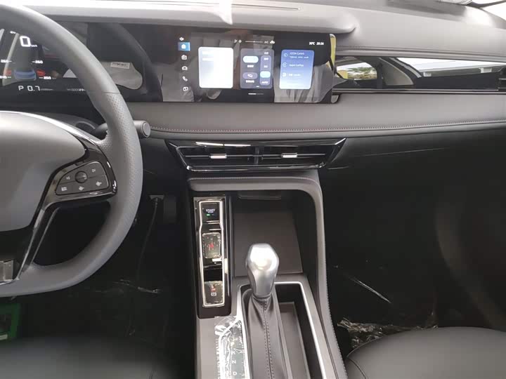 Фото 13 - Roewe i5