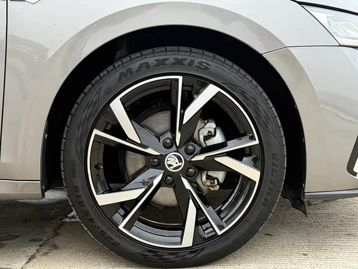 Фото 12 - Skoda Octavia Pro