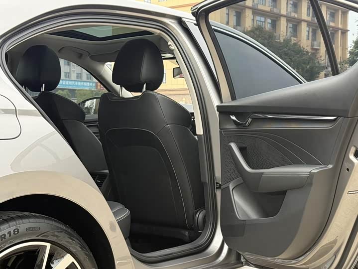 Фото 13 - Skoda Octavia Pro