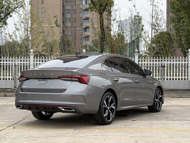 Фото 4 - Skoda Octavia Pro