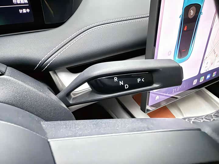 Фото 16 - Xiaomi SU7