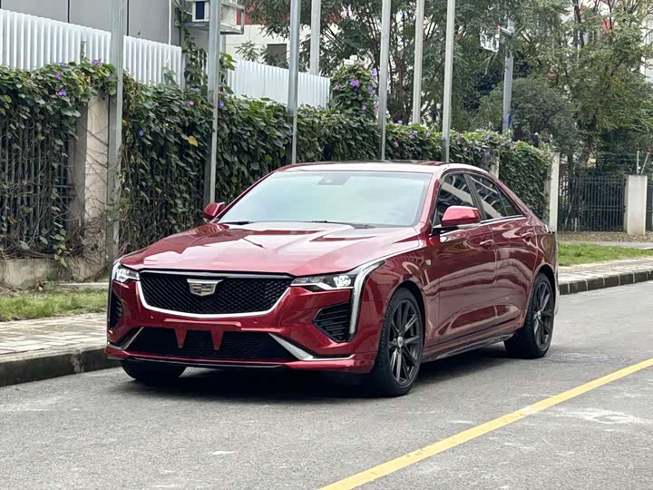 Фото 1 - Cadillac CT4