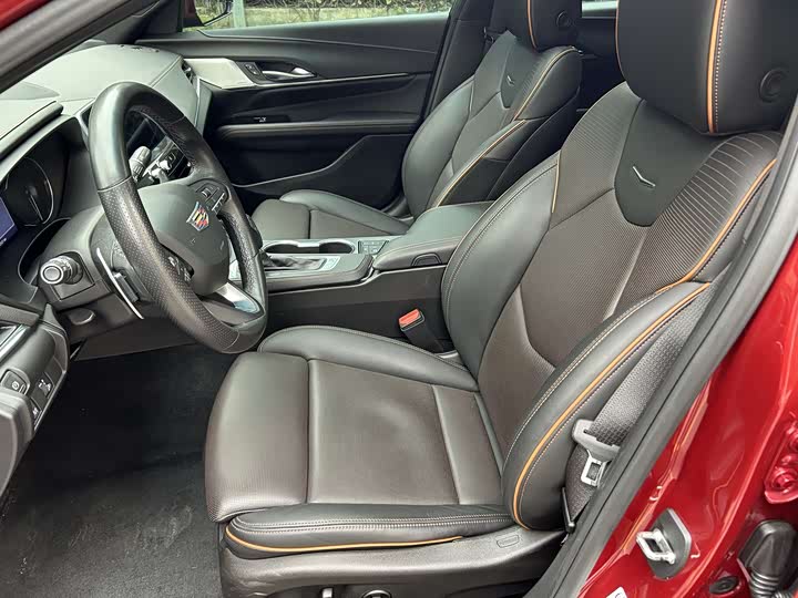 Фото 10 - Cadillac CT4