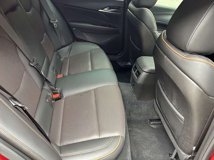 Фото 12 - Cadillac CT4