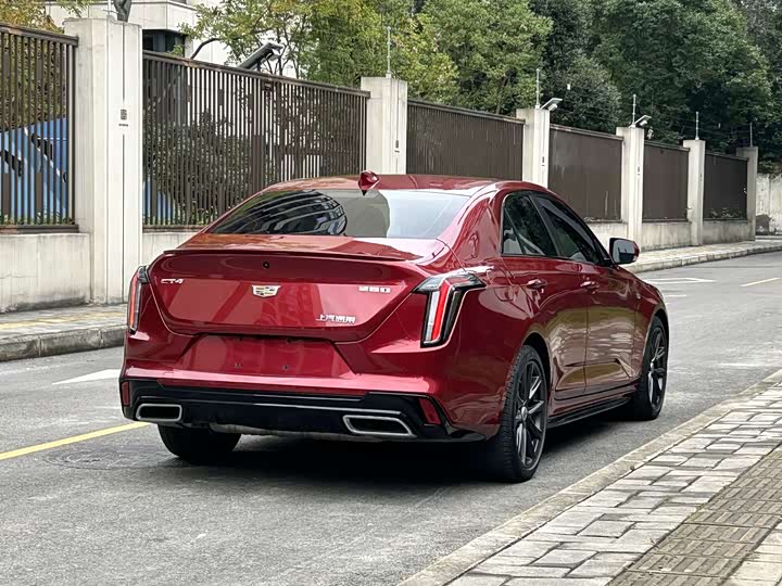 Фото 19 - Cadillac CT4