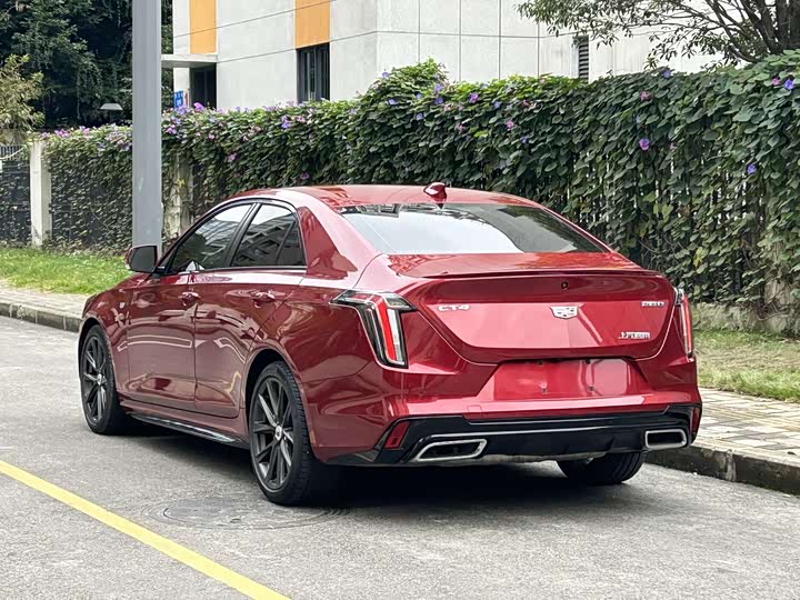 Фото 24 - Cadillac CT4