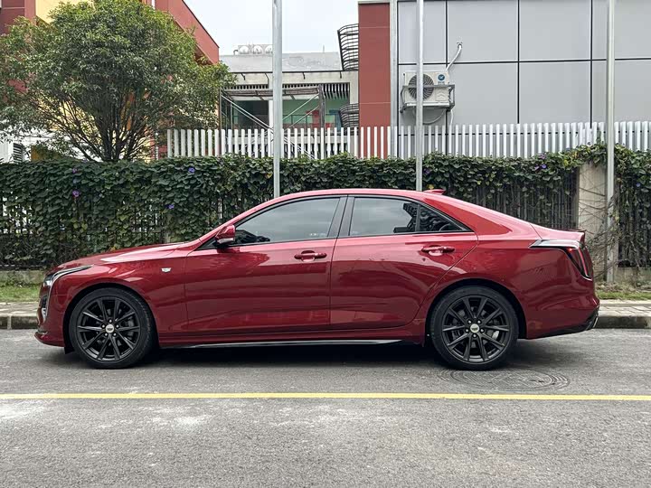 Фото 25 - Cadillac CT4