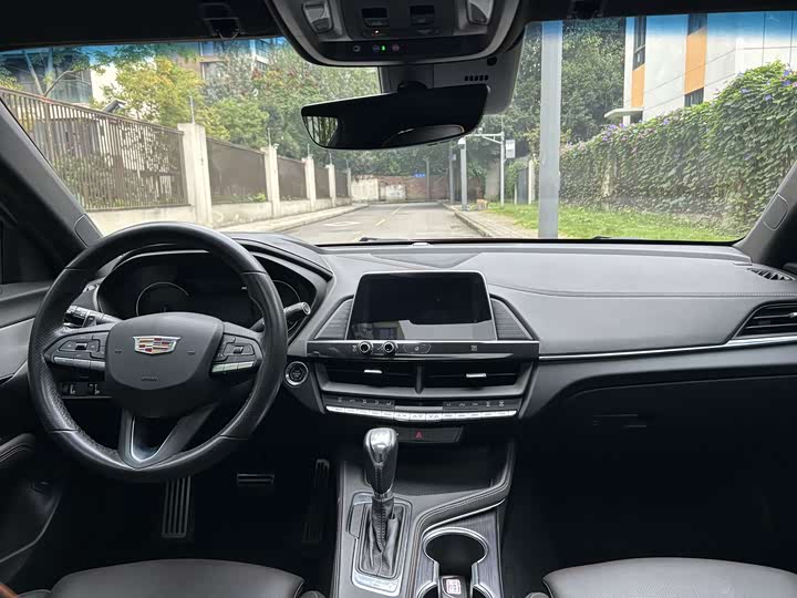 Фото 8 - Cadillac CT4