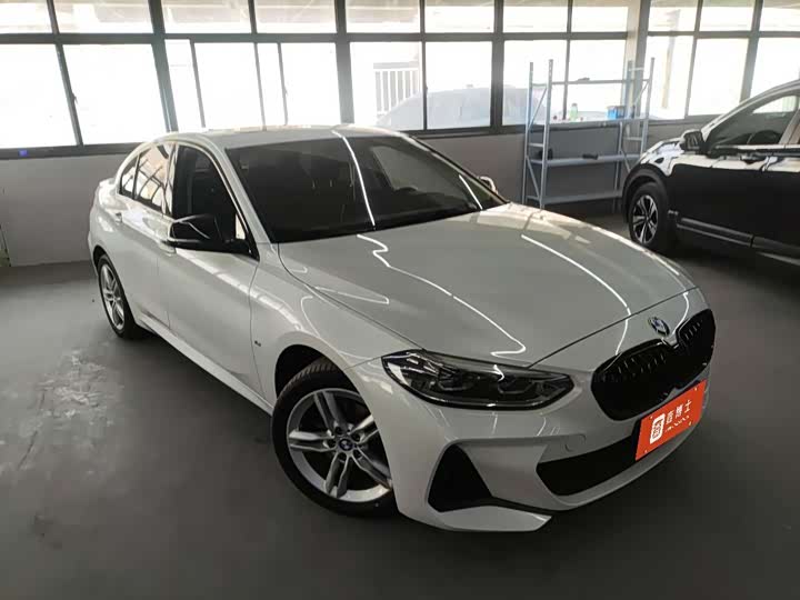 Фото 3 - BMW 1 Series