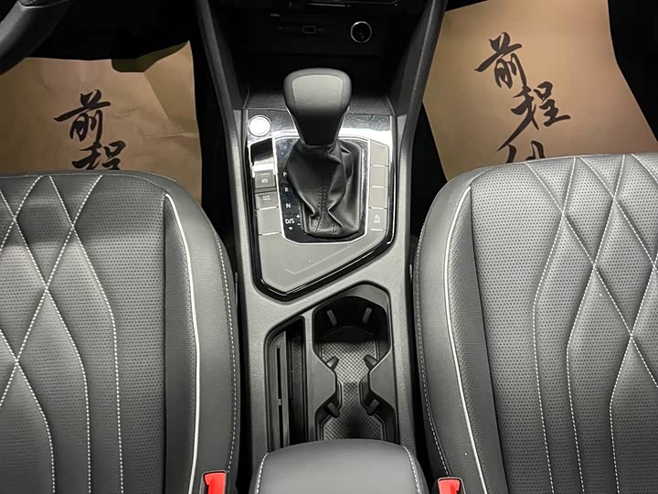 Фото 12 - Volkswagen Tiguan L Pro