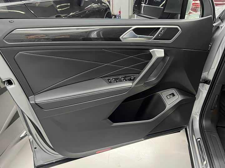 Фото 18 - Volkswagen Tiguan L Pro