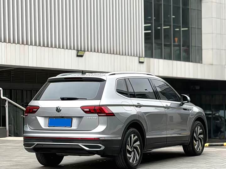 Фото 20 - Volkswagen Tiguan L Pro