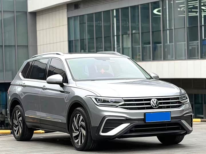 Фото 3 - Volkswagen Tiguan L Pro