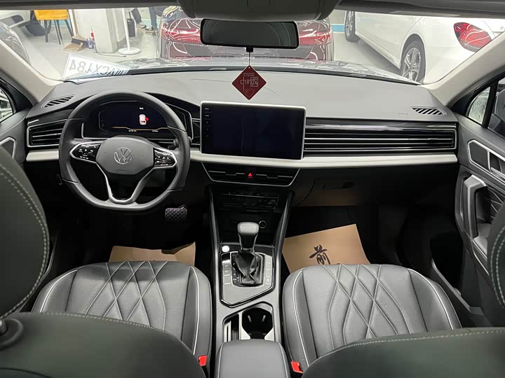 Фото 9 - Volkswagen Tiguan L Pro