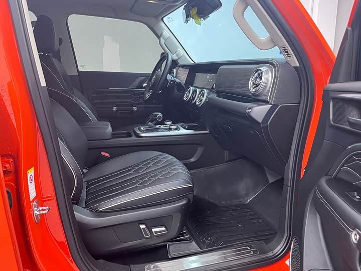 Фото 6 - Tank 300