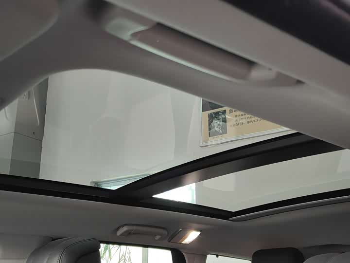 Фото 10 - Land Rover Range Rover Sport