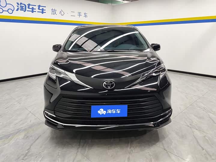 Фото 2 - Toyota Sienna