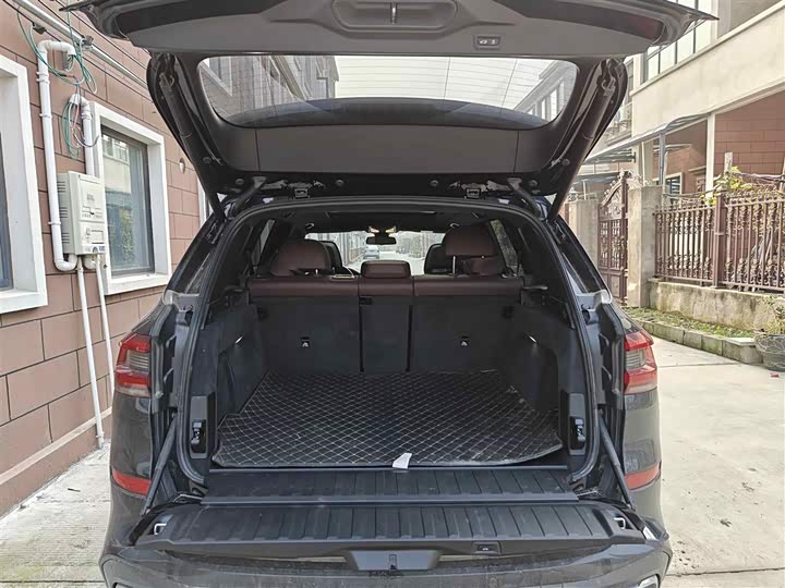 Фото 16 - BMW X5