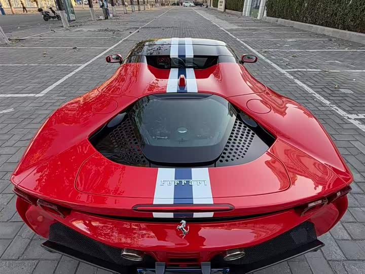 Фото 10 - Ferrari SF90