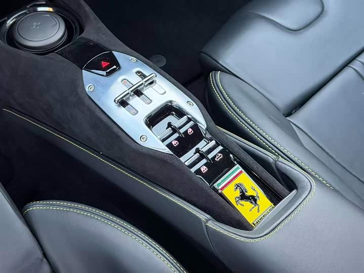 Фото 17 - Ferrari SF90