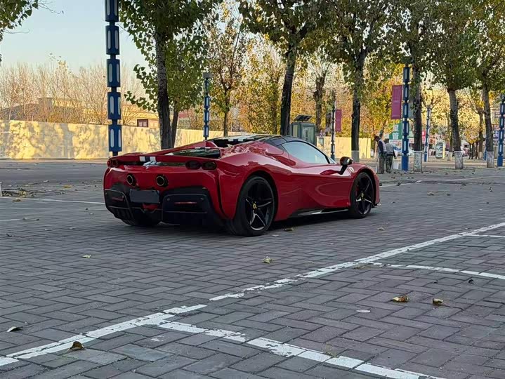 Фото 9 - Ferrari SF90