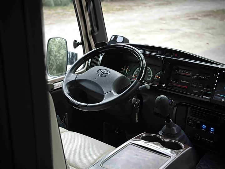 Фото 6 - Toyota Coaster