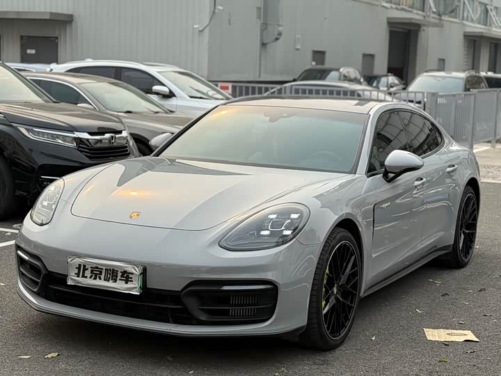 Фото 1 - Porsche Panamera Hybrid