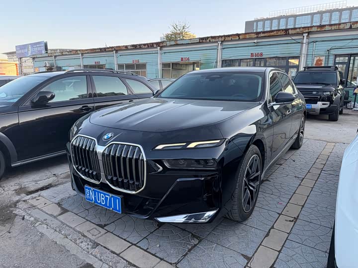 Фото 1 - BMW 7 Series