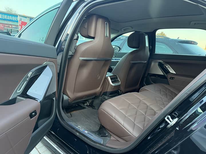 Фото 6 - BMW 7 Series