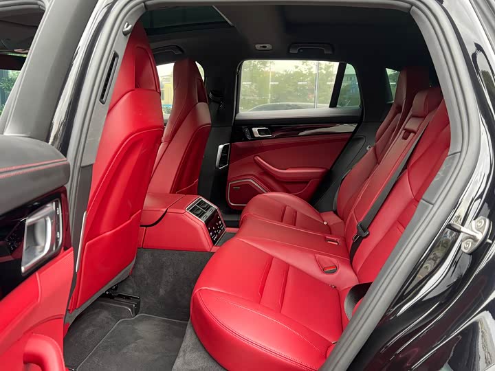 Фото 3 - Porsche Panamera