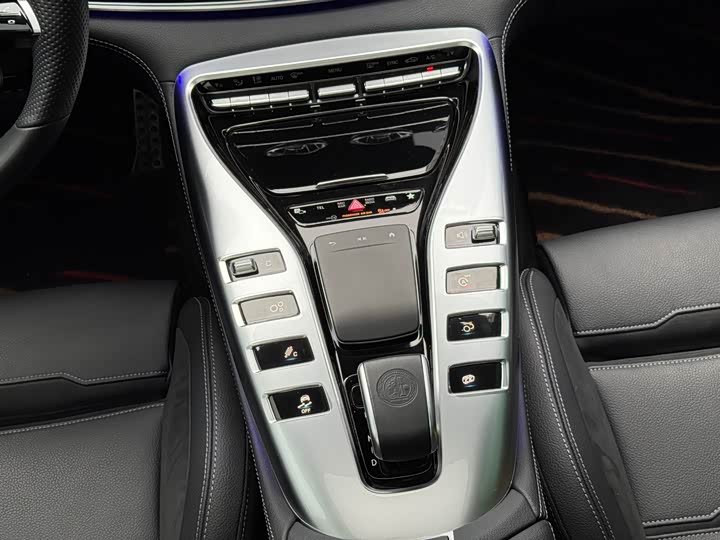 Фото 13 - Mercedes-Benz AMG GT