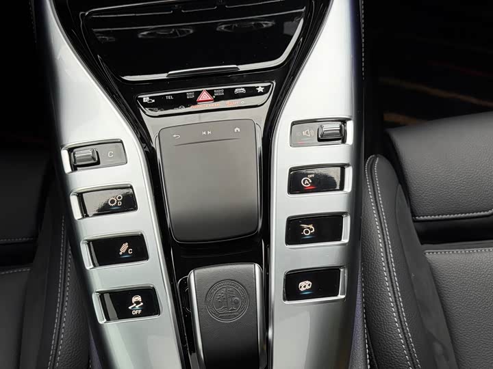 Фото 22 - Mercedes-Benz AMG GT