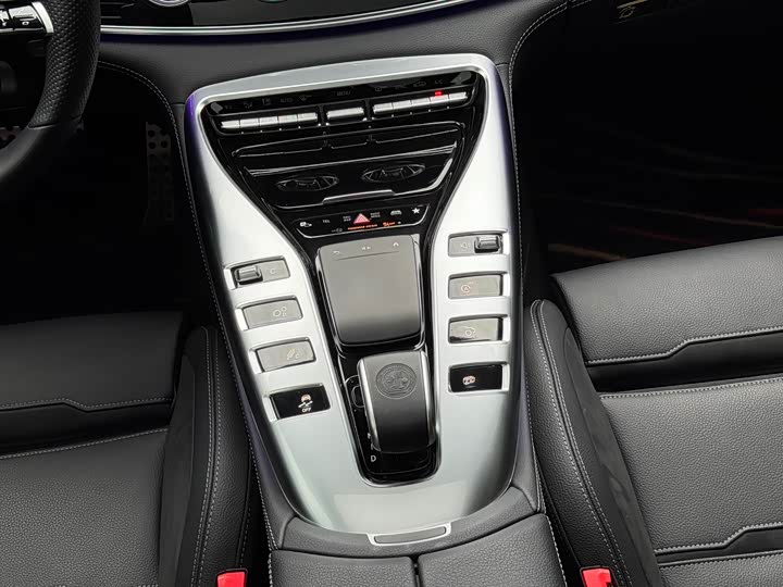 Фото 23 - Mercedes-Benz AMG GT